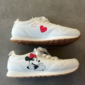 Disney Minnie Mouse white sneakers size 8.5 women’s